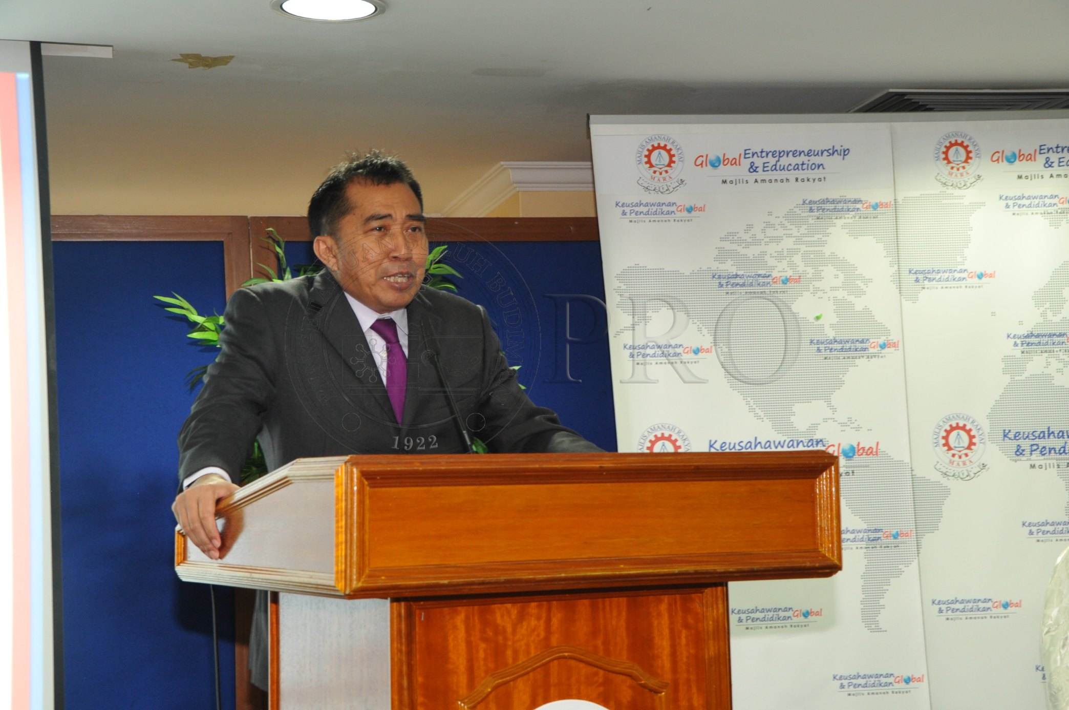 PRO 14 37 MARA PRO 4682